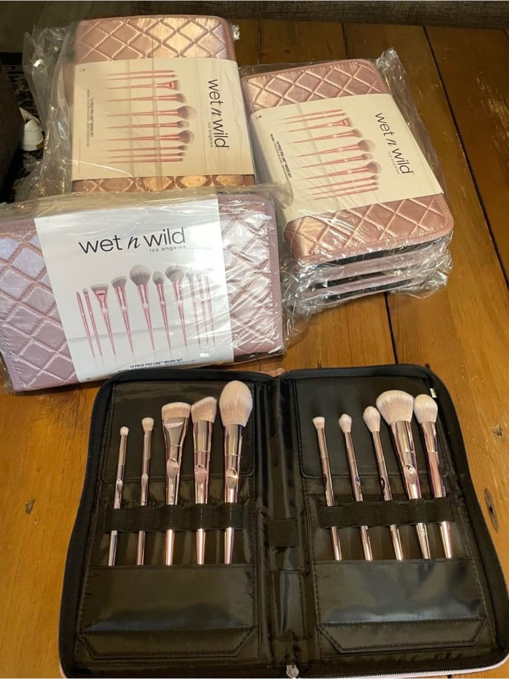 Wet n Wild Rose Gold 10-Piece Makeup Brush Set with Quilted Case